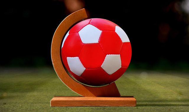 拭目以待 拭目以待